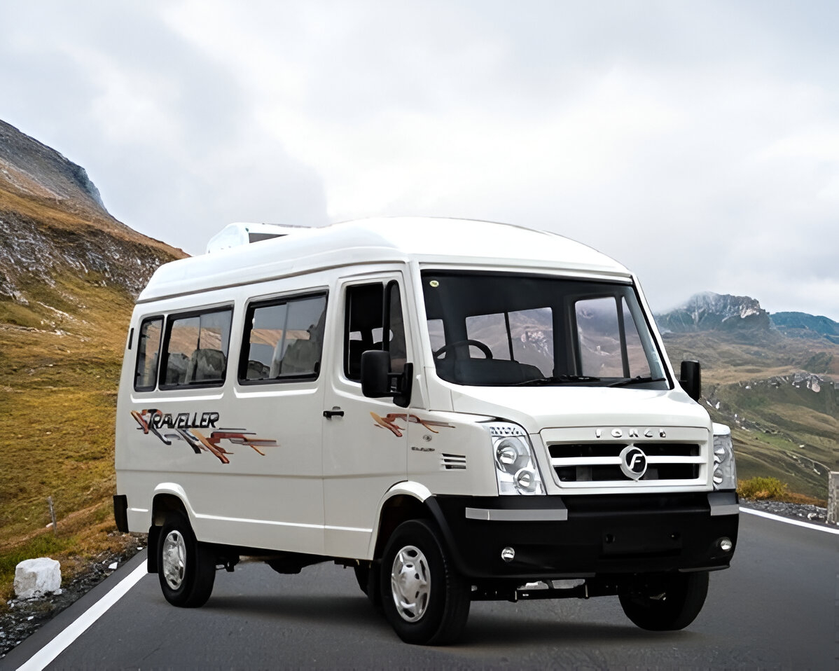 13-Seater-Traveller (1)
